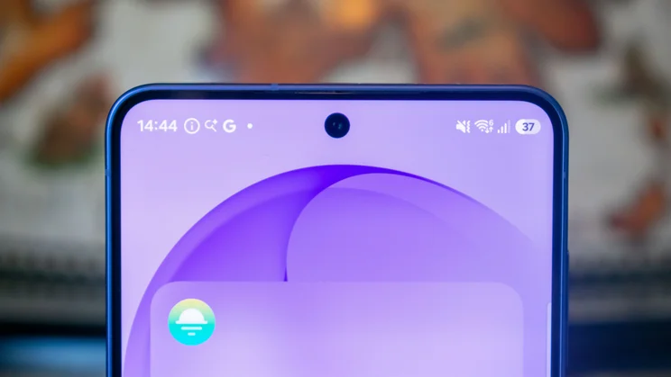 The 6.3-inch AMOLED panel keeps Samsung at the top of the smartphone display tier.